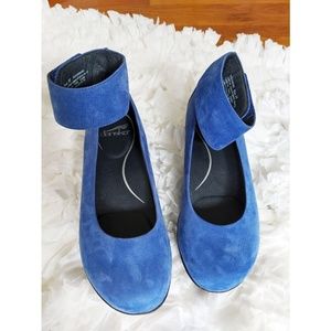 NWOT Blue Dansko Shoes w/ Ankle Strap